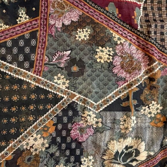 Long lightweight scarf - Picture 6 of 6